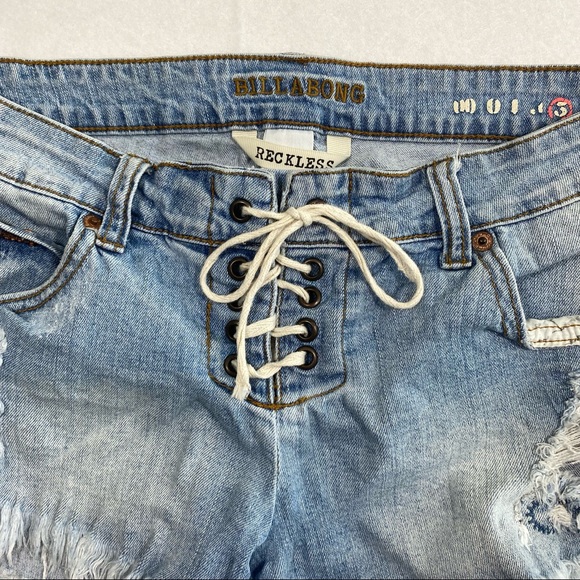 Billabong Shorts Reckless Women Sz 5 Laced front denim distressed denim … - Picture 10 of 11